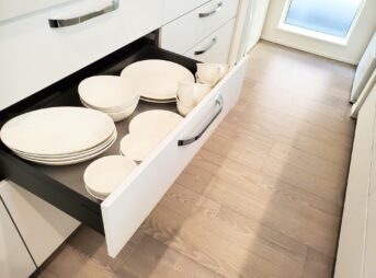 カウンターのみのカップボードは後悔する？